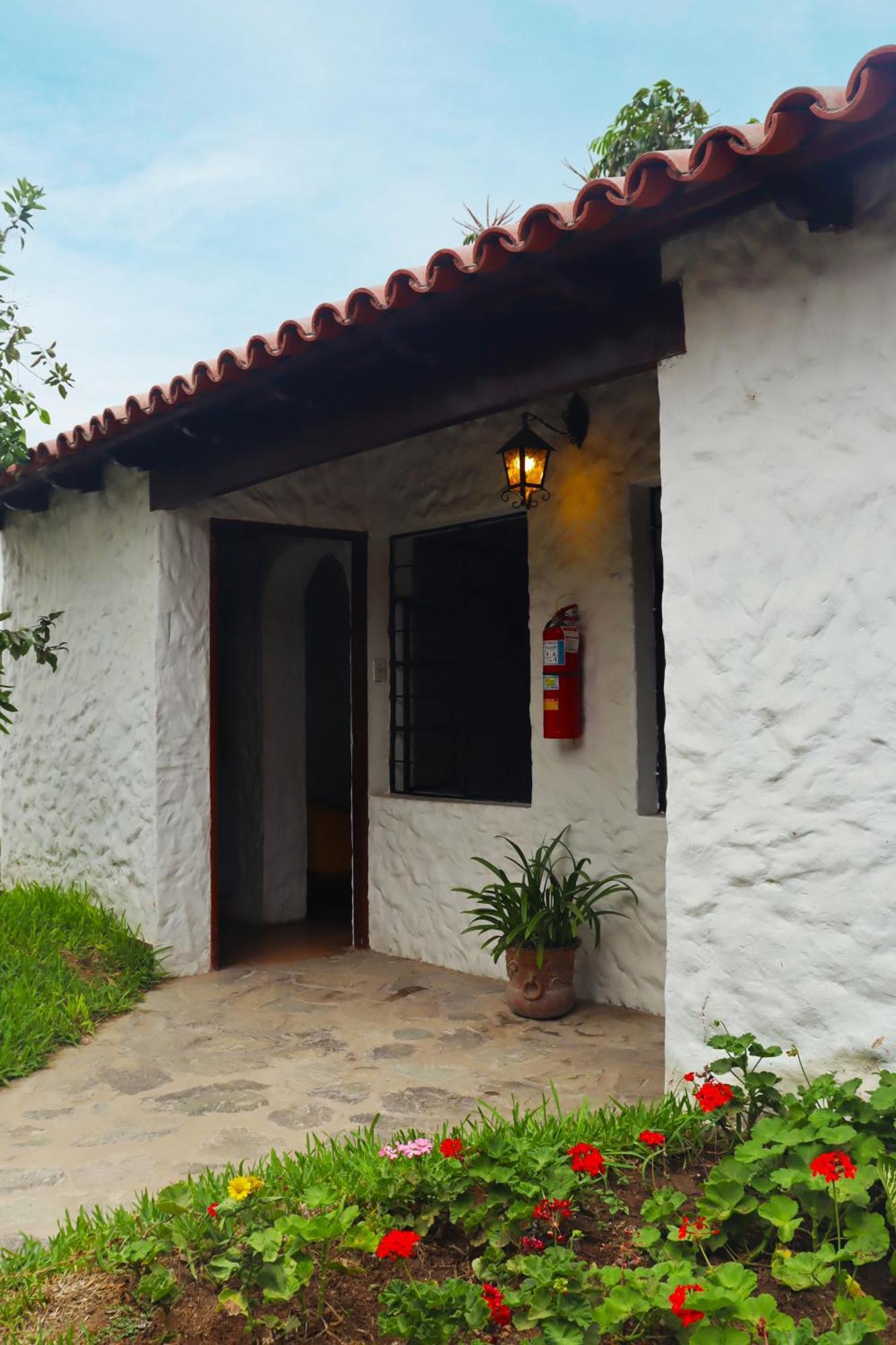 Los Andes - Restaurant & Bungalows Cieneguilla Exterior photo